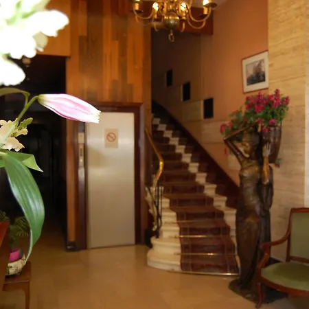 Touring Hotel